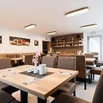 Konukevi Alpenpension Haslinger
