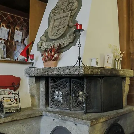 Konukevi Alpenpension Haslinger 3*